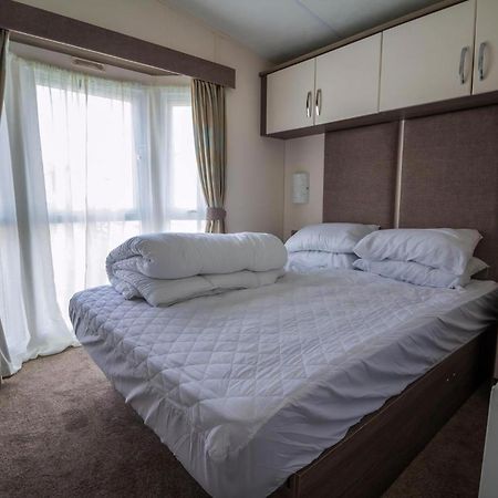 Modern 6 Berth Caravan At Highfield Grange In Essex Ref 26609P クラクトン・オン・シー エクステリア 写真