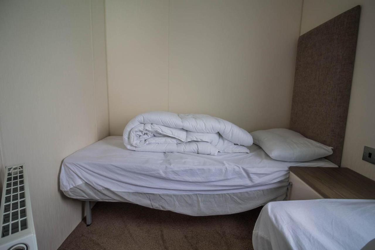 Modern 6 Berth Caravan At Highfield Grange In Essex Ref 26609P クラクトン・オン・シー エクステリア 写真