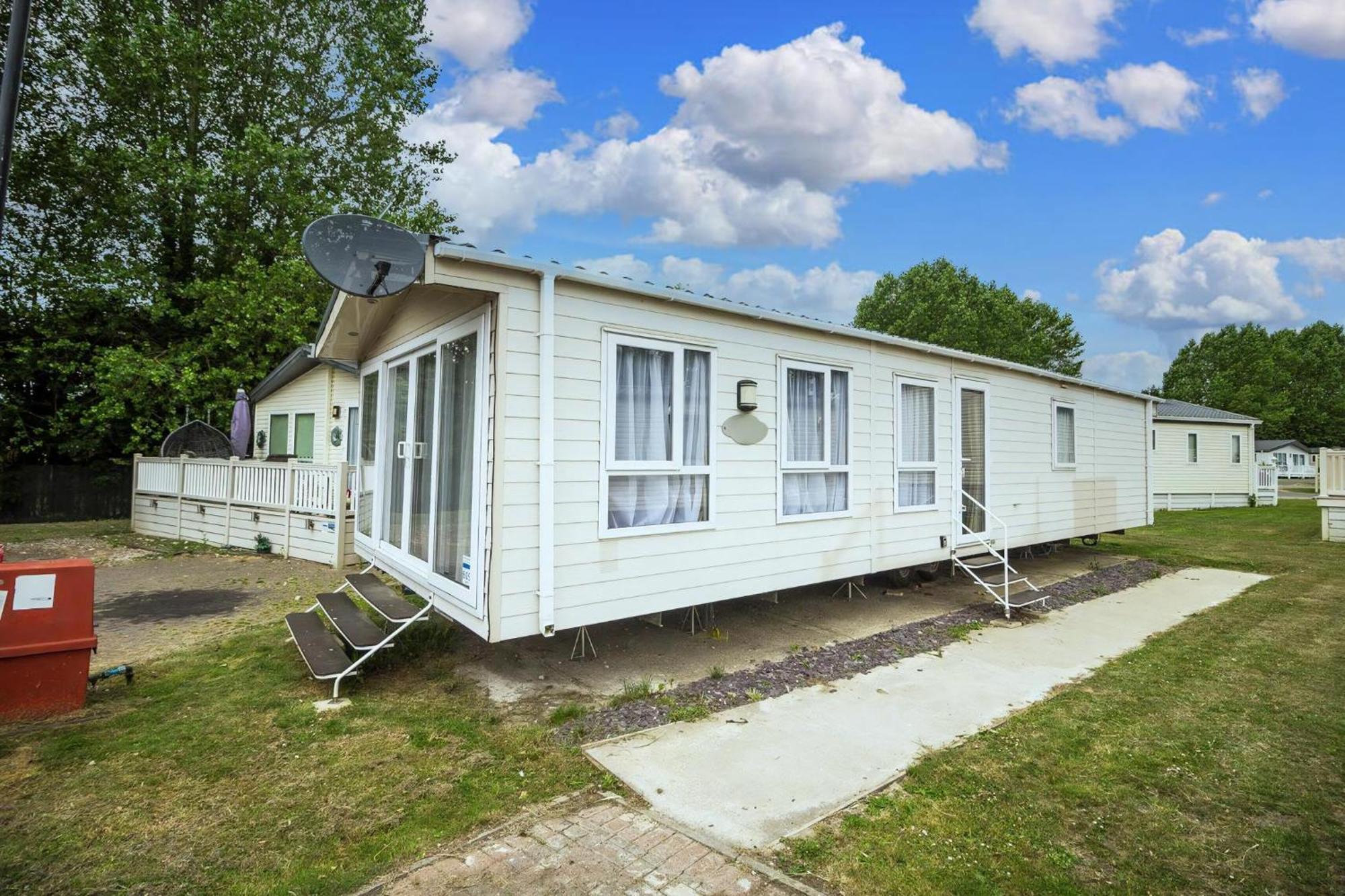 Modern 6 Berth Caravan At Highfield Grange In Essex Ref 26609P クラクトン・オン・シー エクステリア 写真