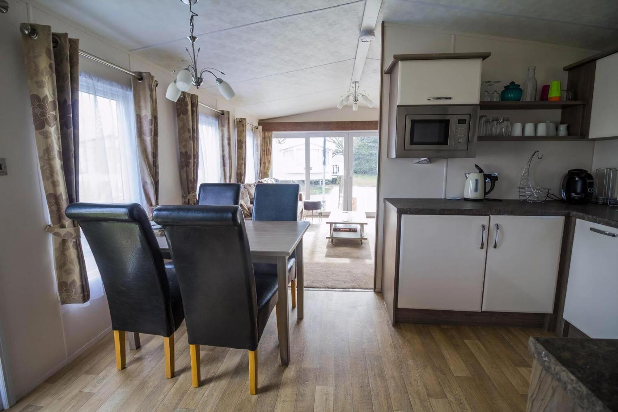 Modern 6 Berth Caravan At Highfield Grange In Essex Ref 26609P クラクトン・オン・シー エクステリア 写真